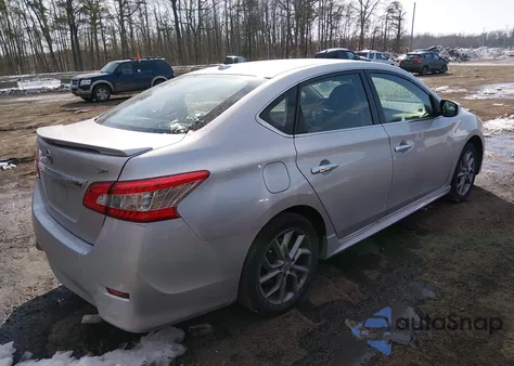 2015 Nissan Sentra Sr z USA, uszkodzony, nr VIN 3N1AB7AP9FY334323